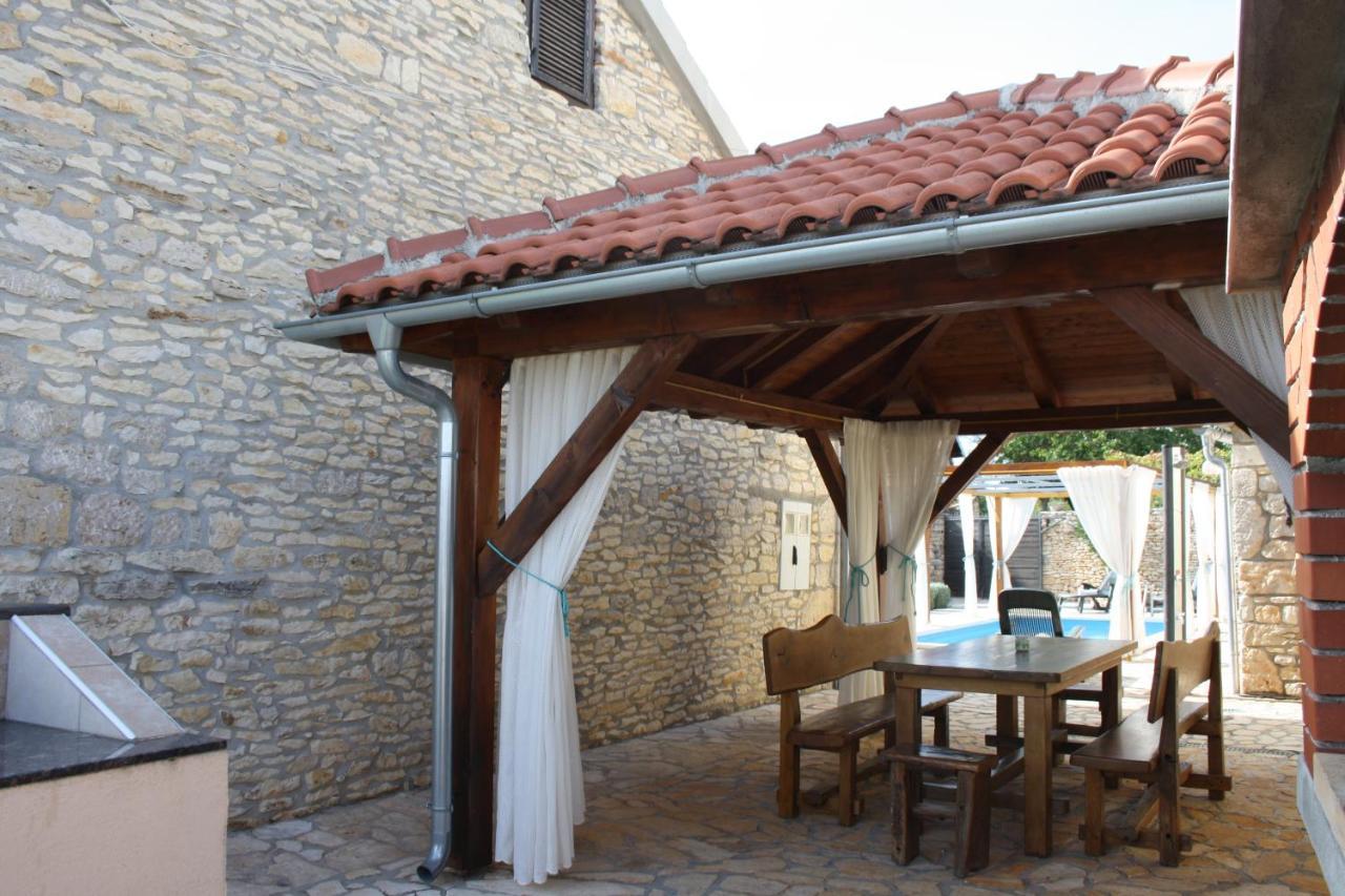 فيلا Rural House Gluic Bogatić المظهر الخارجي الصورة